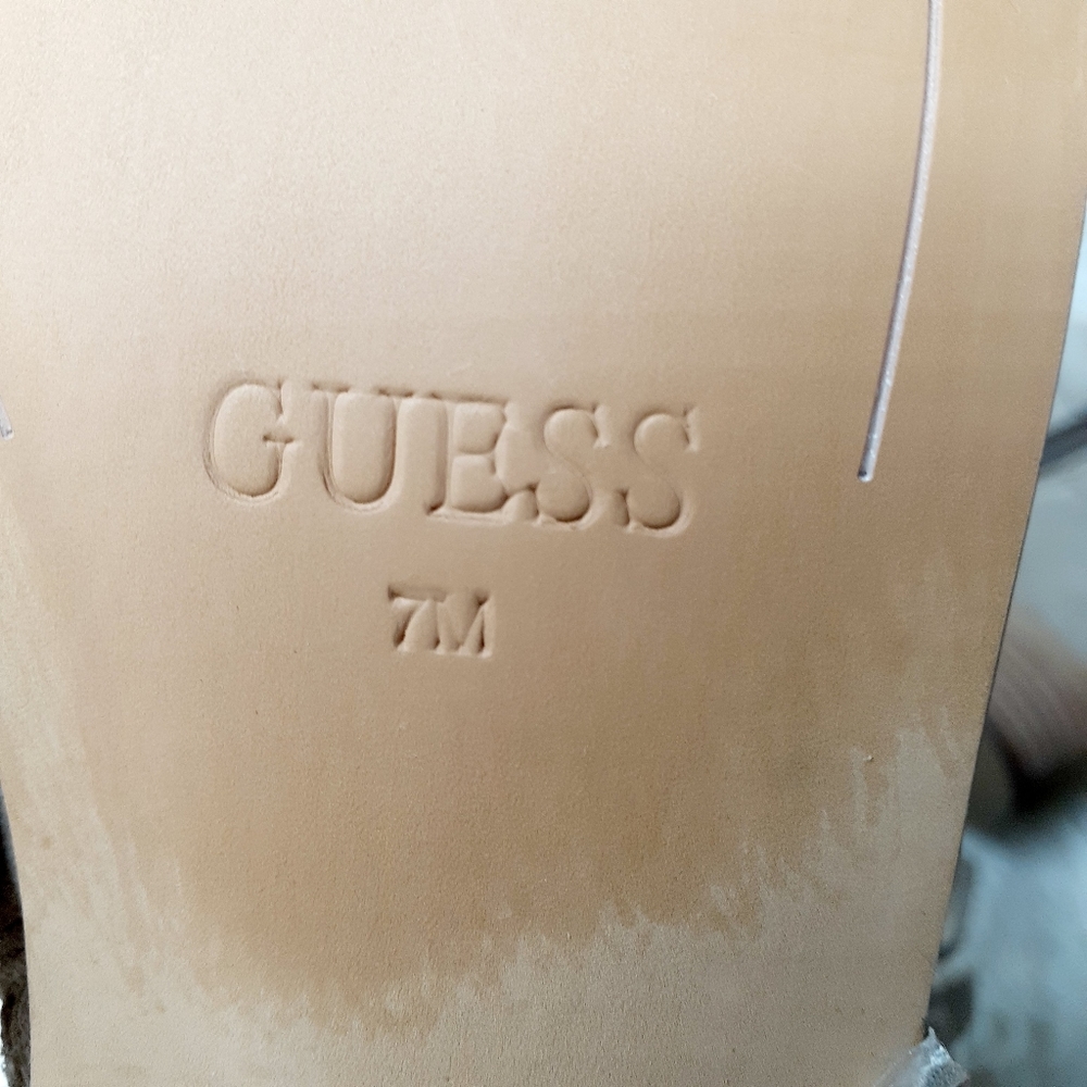 NEW GUESS Women's Camrin Suede Booties - Picture 13 of 13